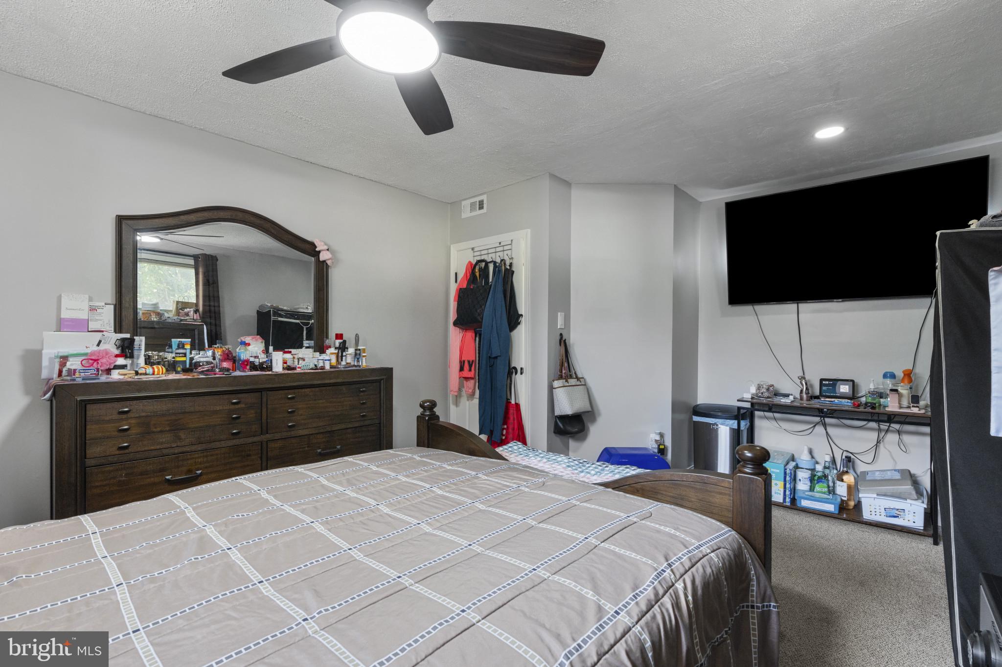 39 Roxeter Road New Castle, DE 19720 - Photo 9 of 25 Master Bed