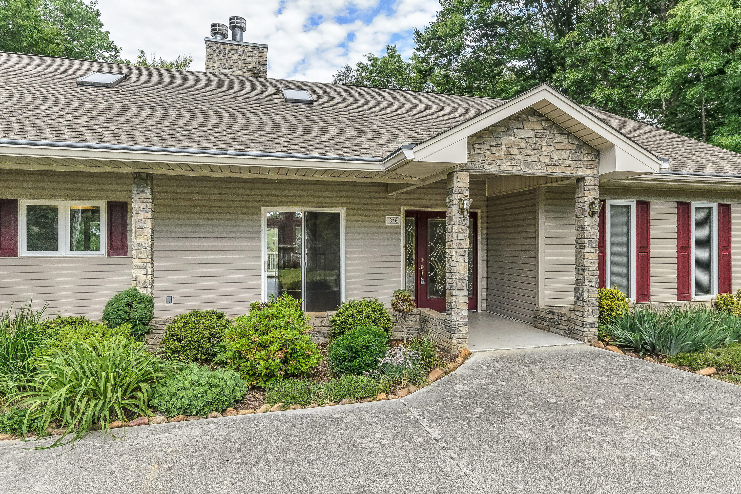 346 Devon Way Road Baneberry, TN 37890 - Photo 4 of 38 346 Devon Way Rd White Pine TN-MLS_Size-