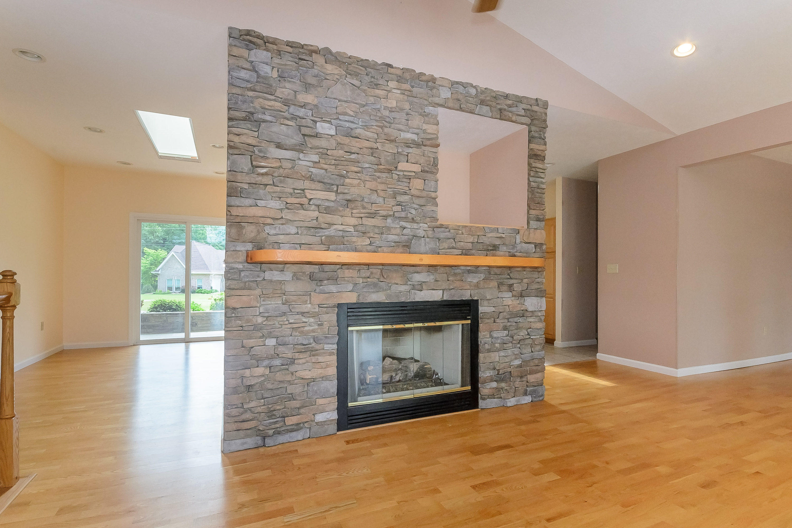 346 Devon Way Road Baneberry, TN 37890 - Photo 9 of 38 346 Devon Way Rd White Pine TN-MLS_Size-