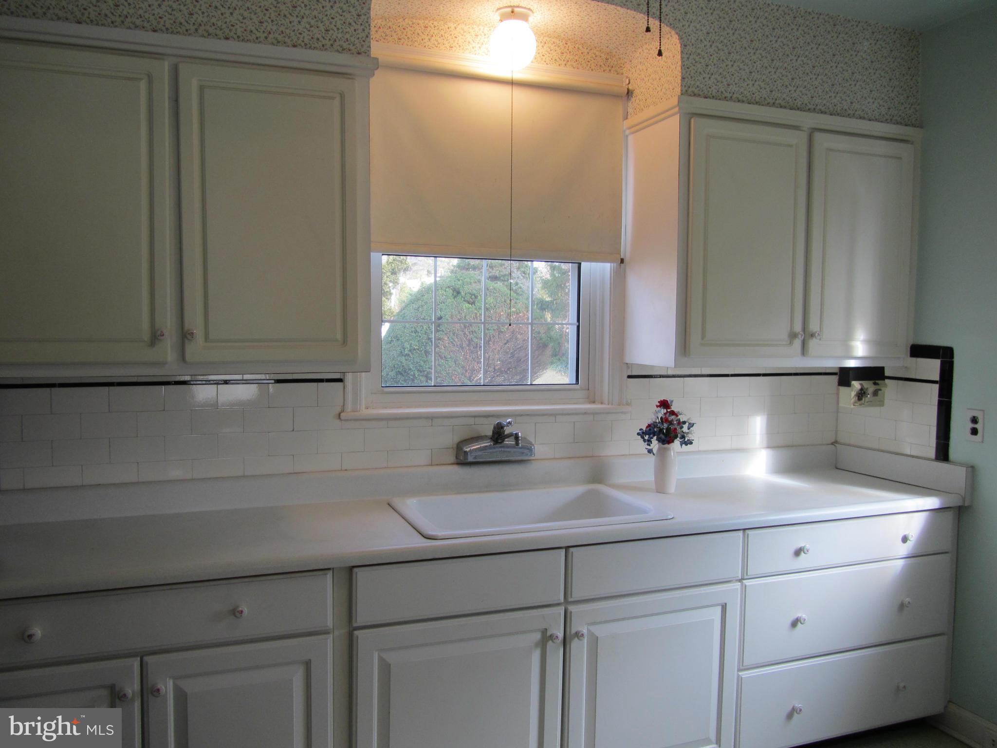 203 Aigburth Road Baltimore, MD 21286 - Photo 9 of 21 Kitchen