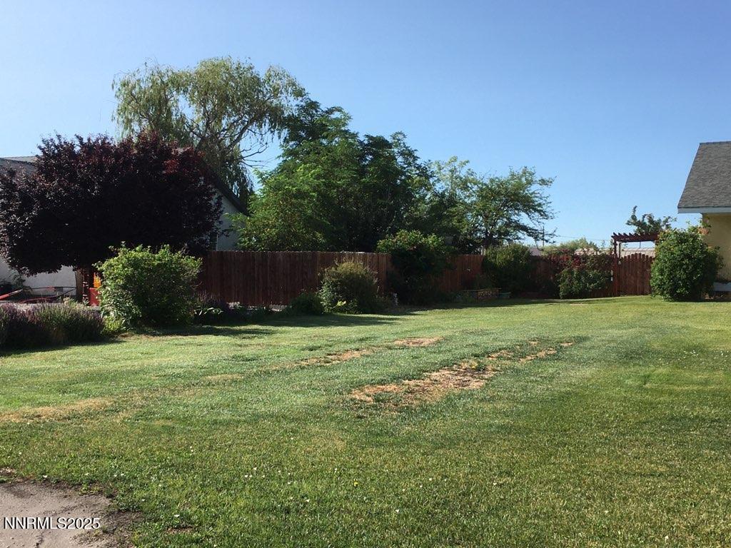 215 Hunter Park Way Fallon, NV 89406 - Photo 8 of 57 Kim's 2
