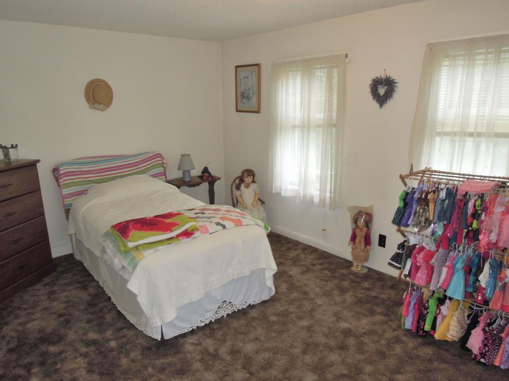 297 Chesterfield Road Hinsdale, NH 03451 - Photo 17 of 36 Gallery Image 17
