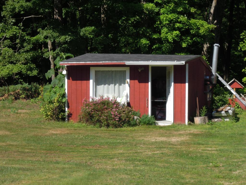 297 Chesterfield Road Hinsdale, NH 03451 - Photo 28 of 36 Gallery Image 28