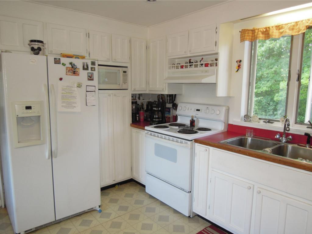 297 Chesterfield Road Hinsdale, NH 03451 - Photo 5 of 36 Gallery Image 5