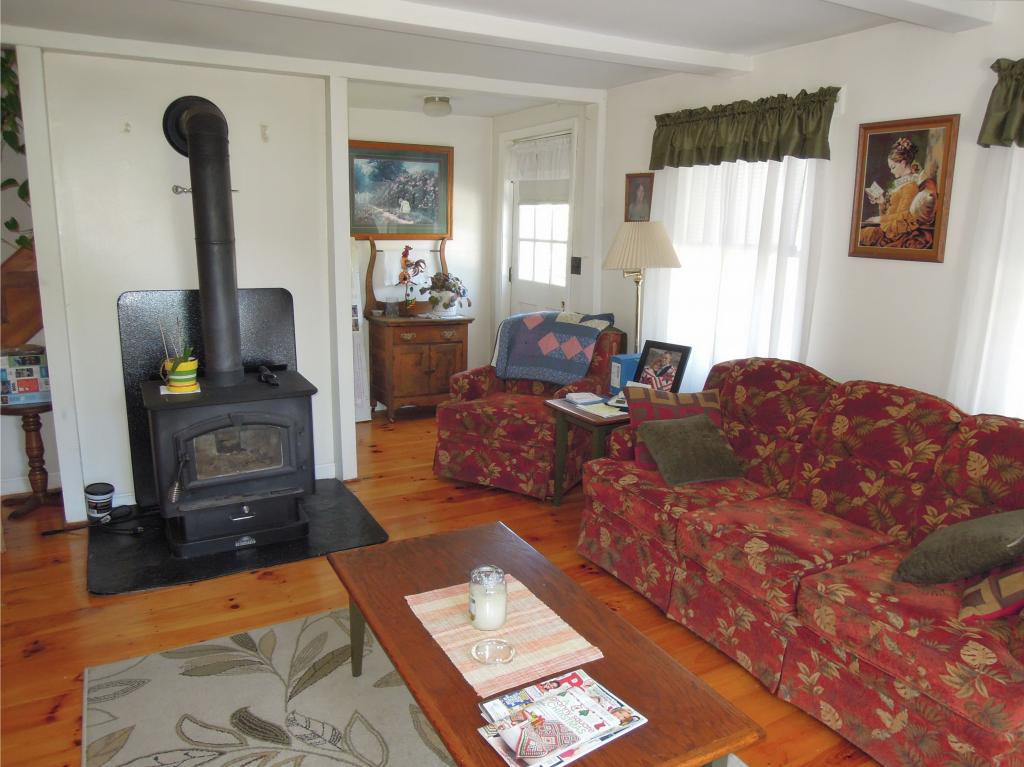 297 Chesterfield Road Hinsdale, NH 03451 - Photo 8 of 36 Gallery Image 8