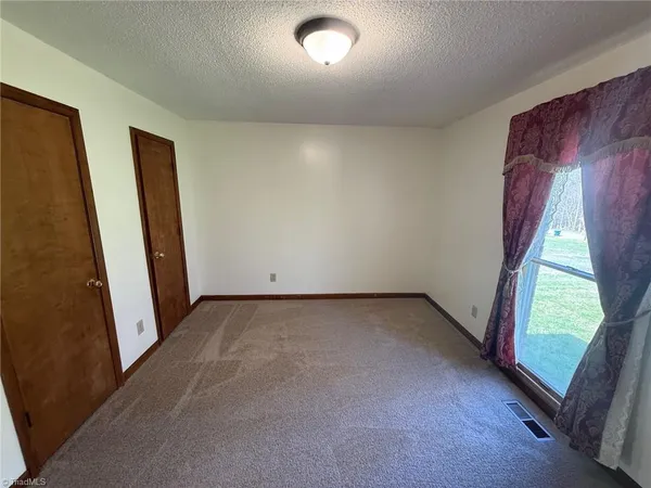 $1,995 | 4908 Robert Andrew Road, Greensboro, NC 27406