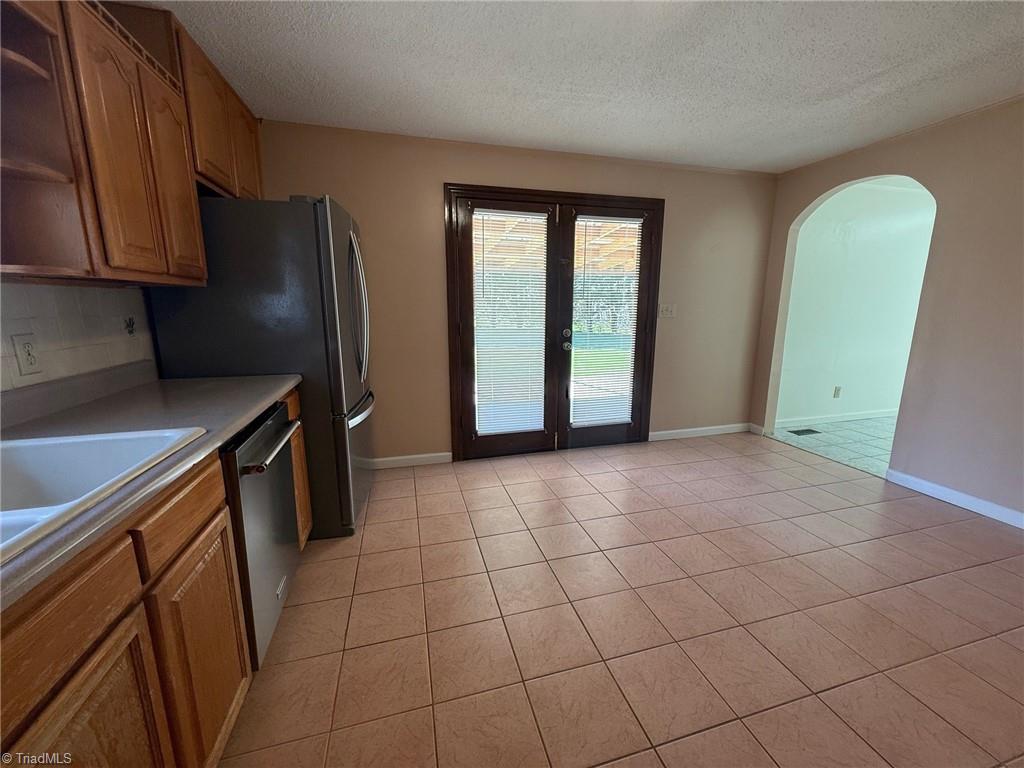 4908 Robert Andrew Road Greensboro, NC 27406 - Photo 2 of 23