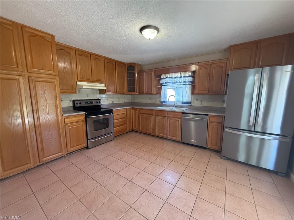 4908 Robert Andrew Road Greensboro, NC 27406 - Photo 3 of 23