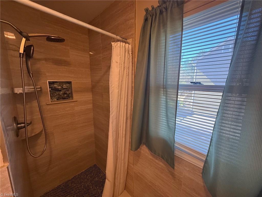 4908 Robert Andrew Road Greensboro, NC 27406 - Photo 5 of 23