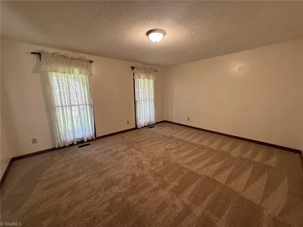 $1,995 | 4908 Robert Andrew Road, Greensboro, NC 27406