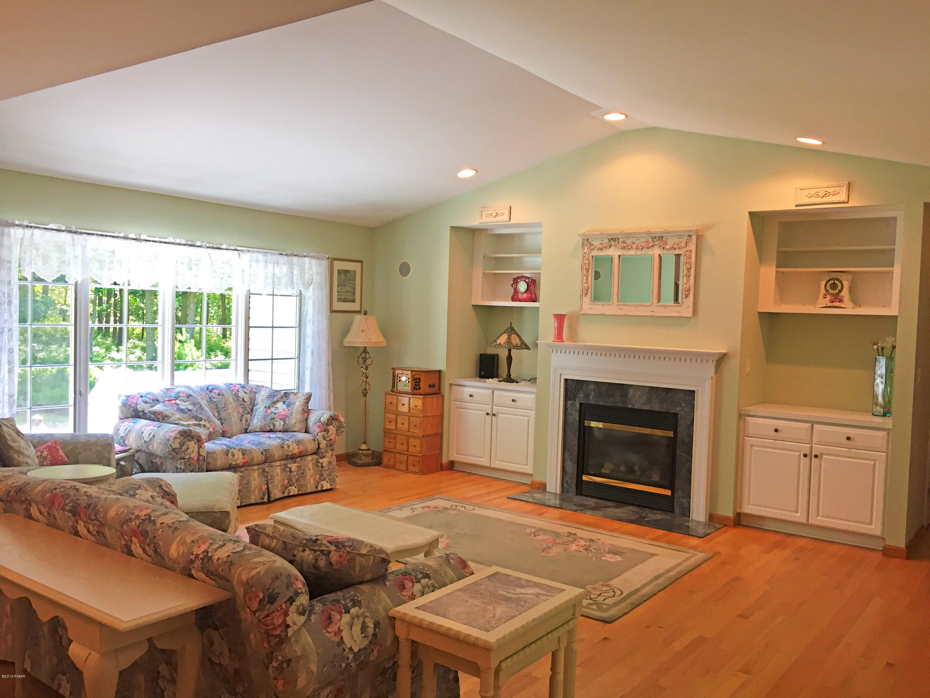 120 Stone Ridge Lane Milford, PA 18337 - Photo 2 of 33