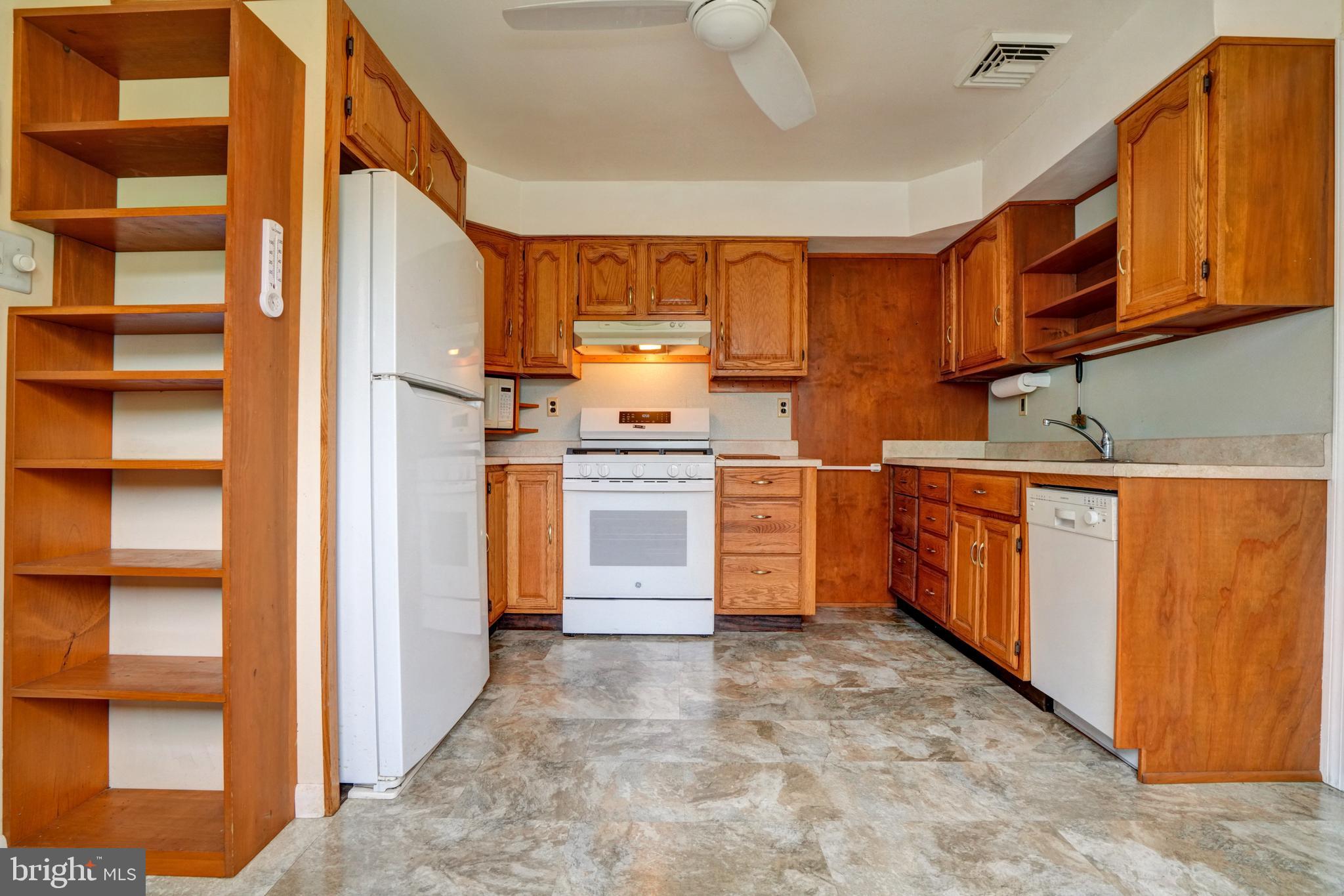 2407 Secane Road Secane, PA 19018 - Photo 26 of 47