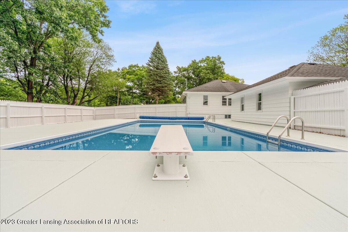 14700 Boichot Road Lansing, MI 48906 - Photo 19 of 50 Pool