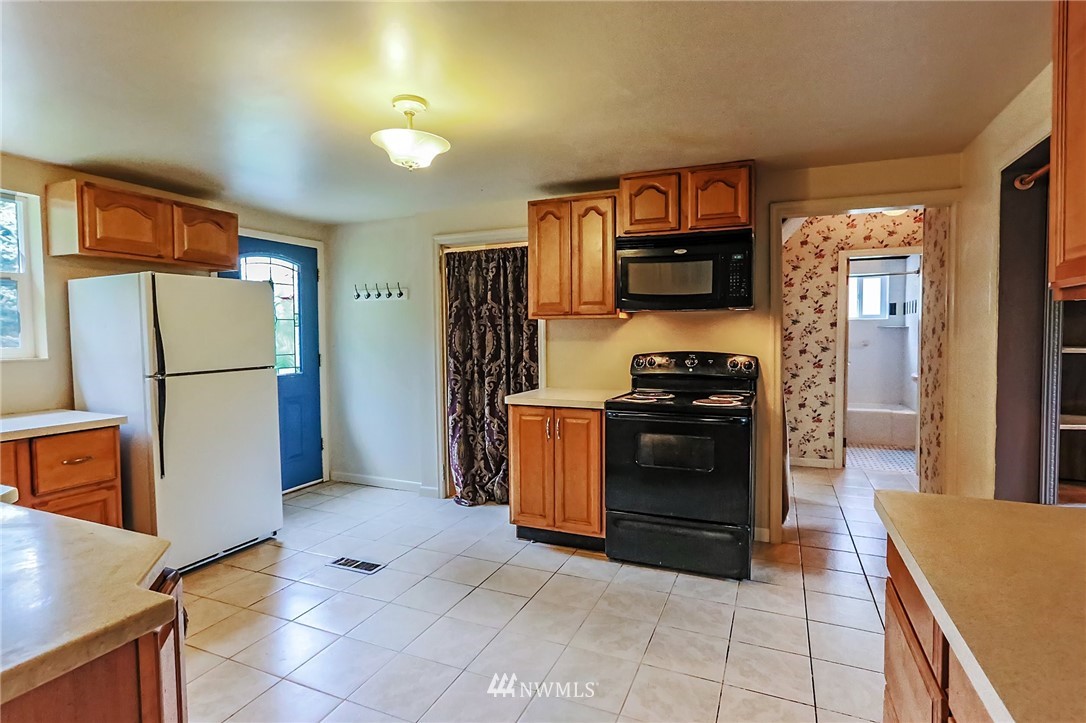 4449 Southeast Horstman Road Port Orchard, WA 98366 - Photo 11 of 19 Gallery Image 11