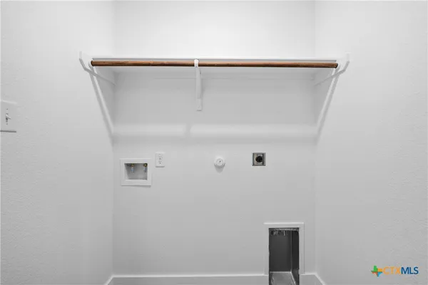 $179,990 | 1102 South College Avenue, Troy, TX 76579