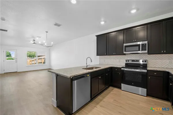 $179,990 | 1102 South College Avenue, Troy, TX 76579