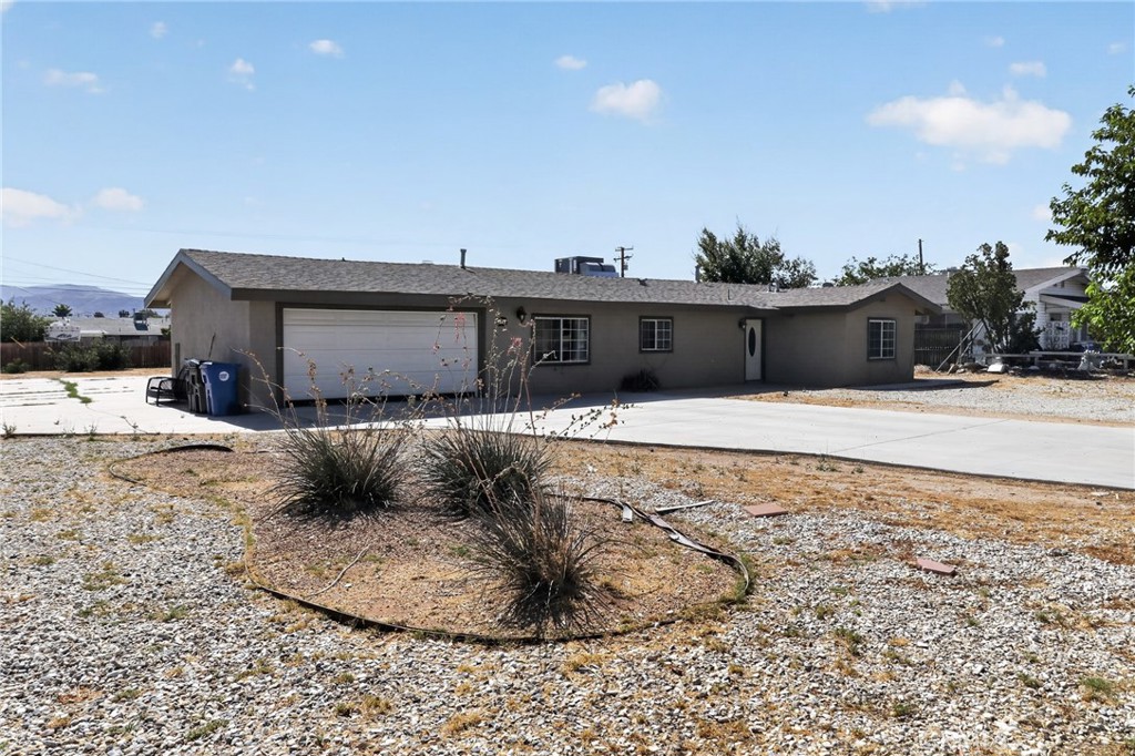 13477 Rancherias Road Apple Valley, CA 92308 - Photo 2 of 44