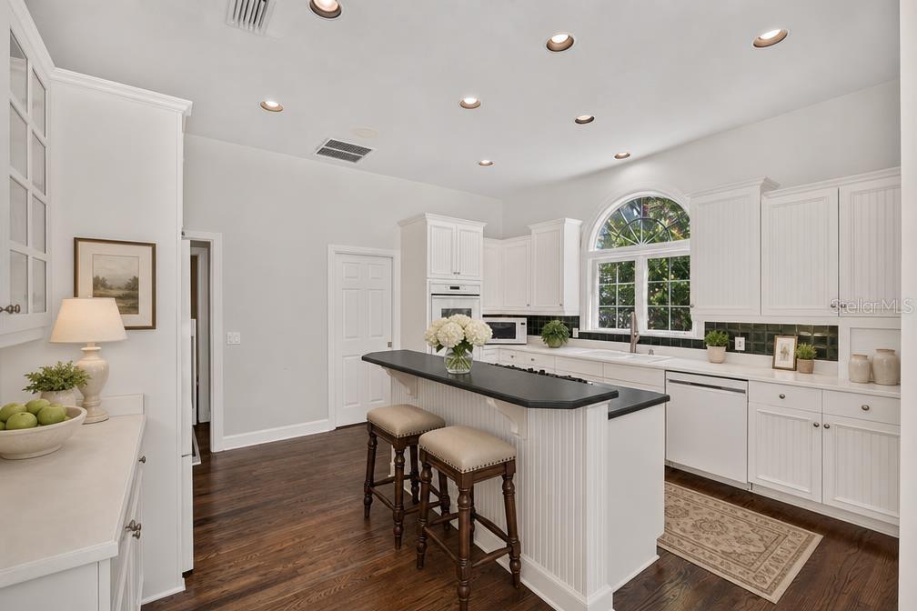 3915 Southwest 95th Terrace Gainesville, FL 32608 - Photo 32 of 81