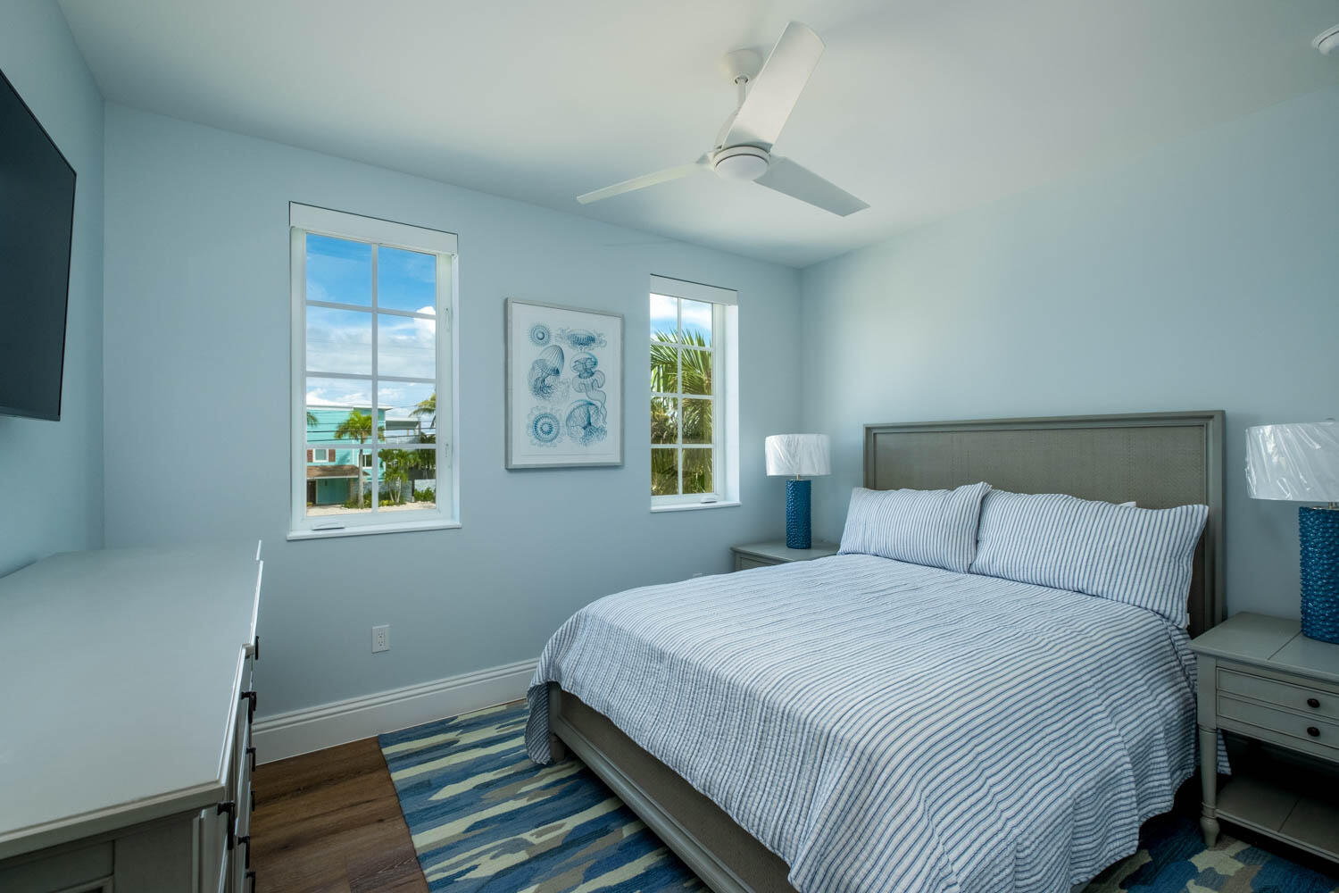611 Sombrero Beach Road Marathon, FL 33050 - Photo 29 of 51 a bedroom with a bed and a window