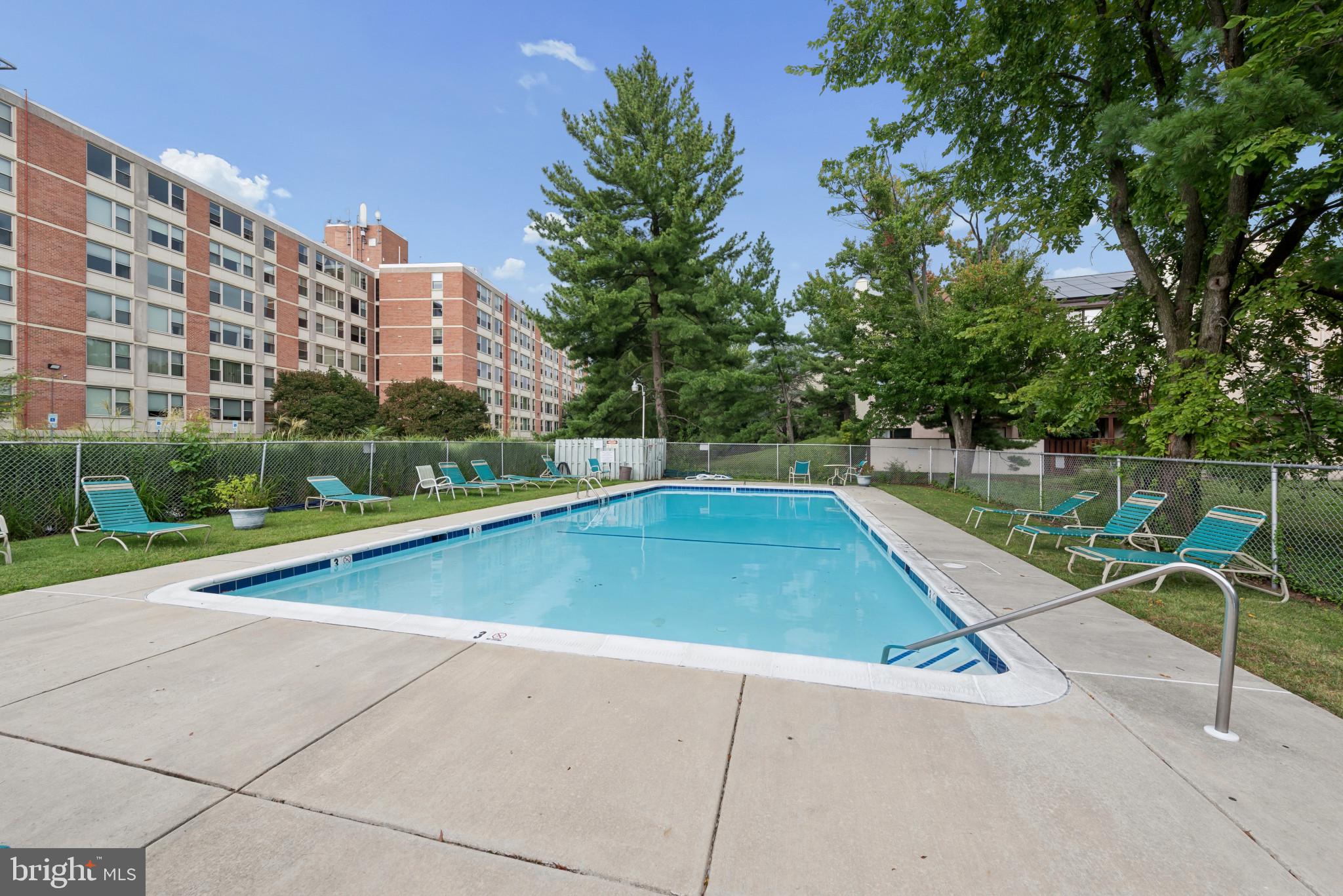 4401 Roland Avenue, Unit 415 Baltimore, MD 21210 - Photo 27 of 30 In-ground Community Pool