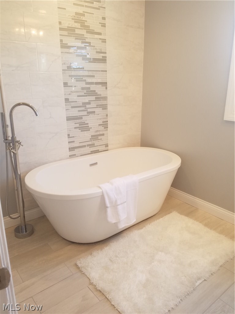 3684 Strathavon Road Cleveland, OH 44120 - Photo 13 of 25