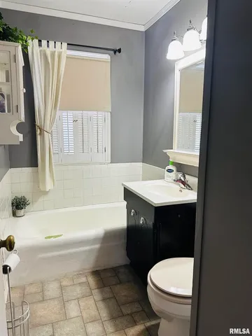 $125,000 | 402 North Madison Avenue, Wyoming, IL 61491