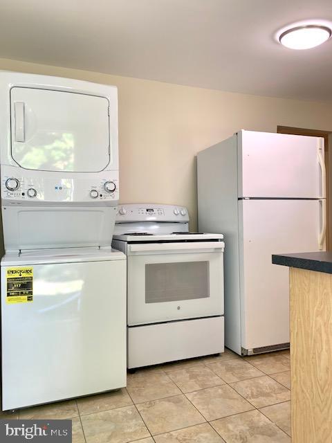 124 Dey Street, Unit B Hightstown, NJ 08520 - Photo 15 of 22 kitchen