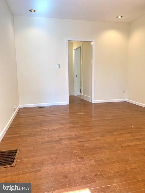 124 Dey Street, Unit B Hightstown, NJ 08520 - Photo 5 of 22 living room