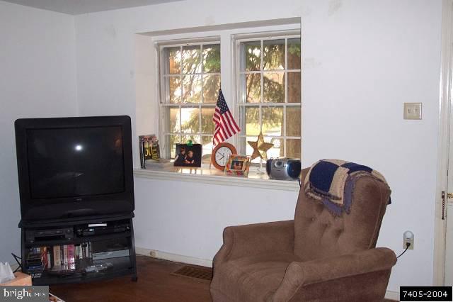 712 Priority Road York, PA 17404 - Photo 3 of 4 Gallery Image 3