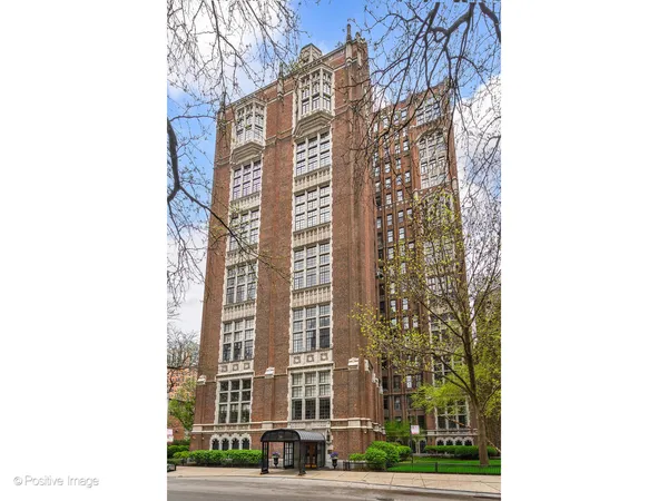 $1,295,000 | 20 East Cedar Street, Unit 4D, Chicago, IL 60611