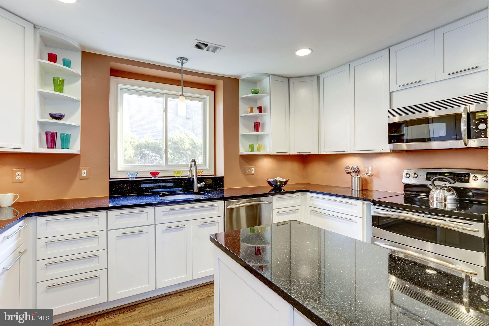 1205 Portner Road Alexandria, VA 22314 - Photo 8 of 20 Kitchen