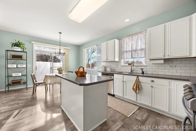 $519,000 | 2951 Thunderbird Court West, Aurora, IL 60503