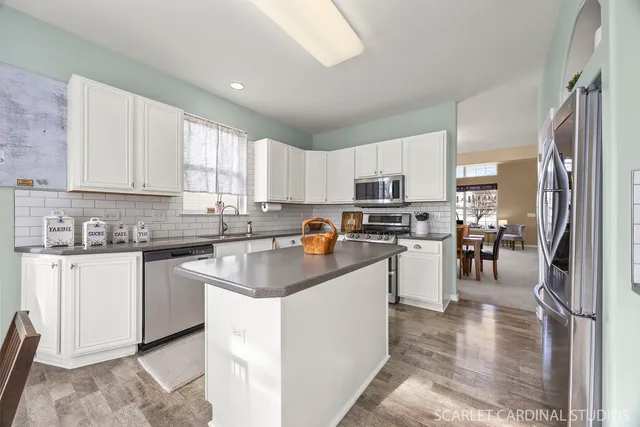 $519,000 | 2951 Thunderbird Court West, Aurora, IL 60503