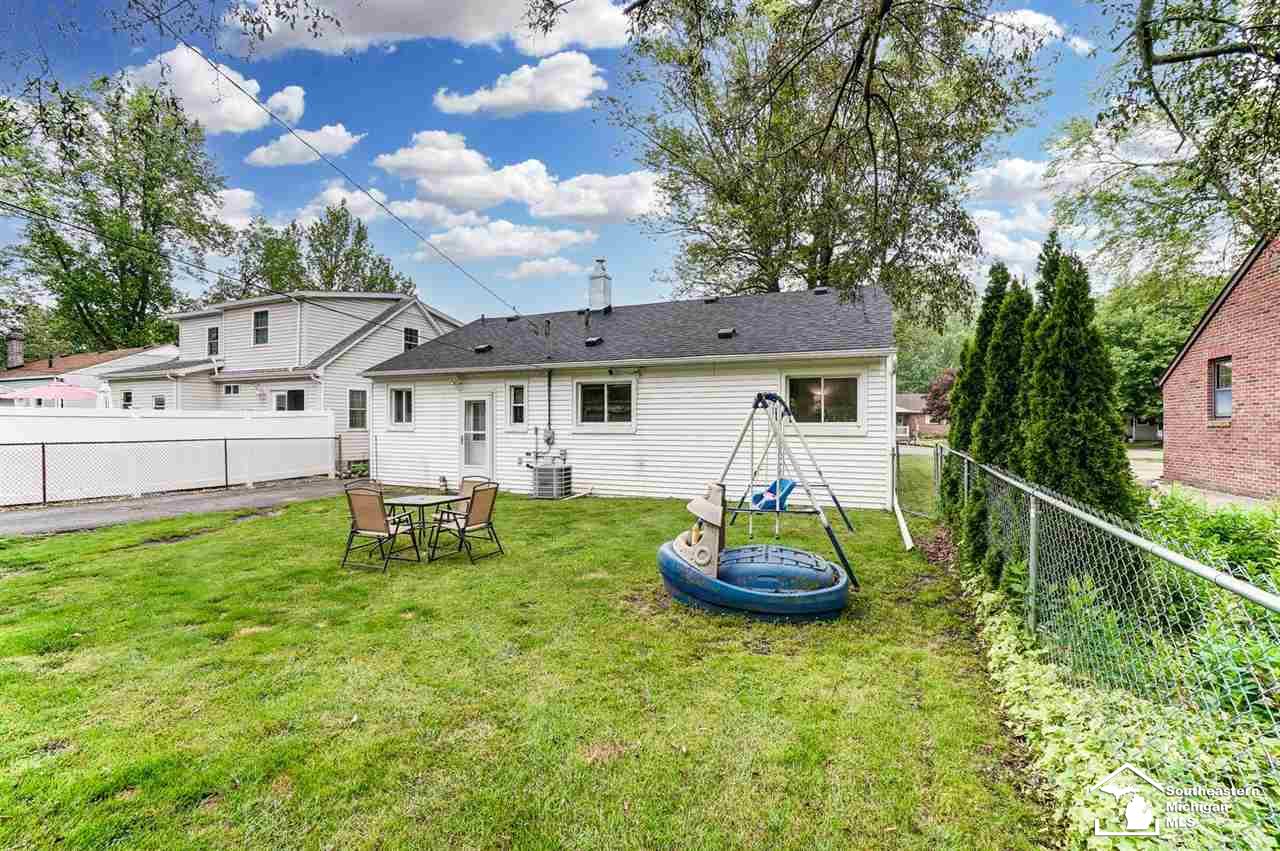 2237 Vivian Road Monroe, MI 48162 - Photo 21 of 26 50043845-20.JPG