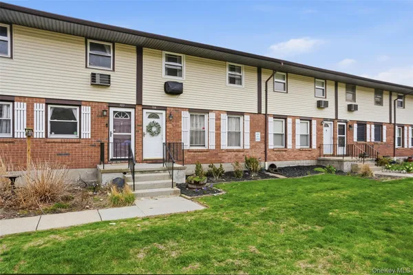 $275,000 | 304 Parr Meadow Drive, Unit 3D, Newburgh, NY 12550
