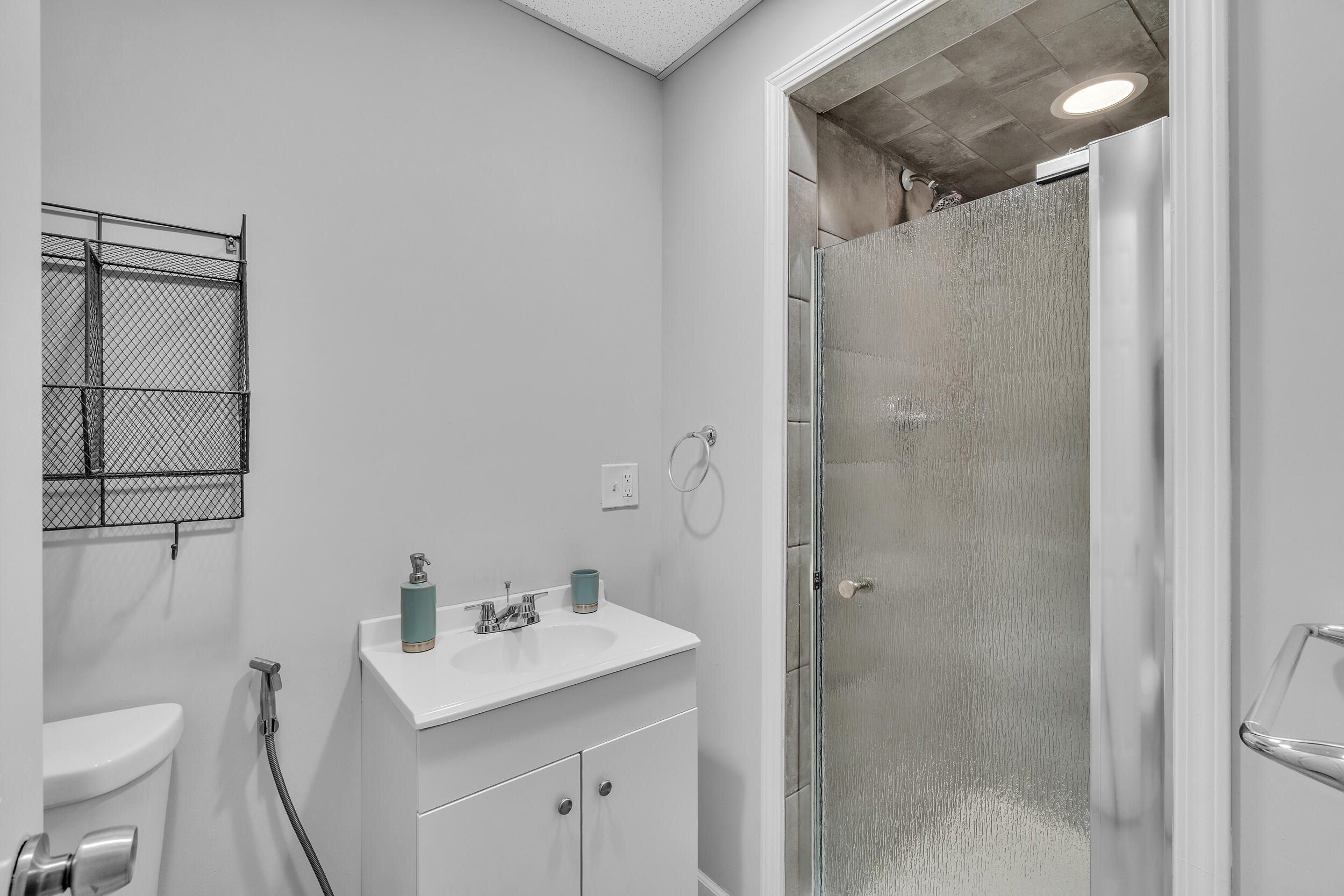 51162 North Scarborough Road Canton, MI 48188 - Photo 43 of 50 scarborough-61