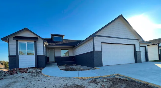 $411,500 | 10423 West Graber Circle, Wichita, KS 67215