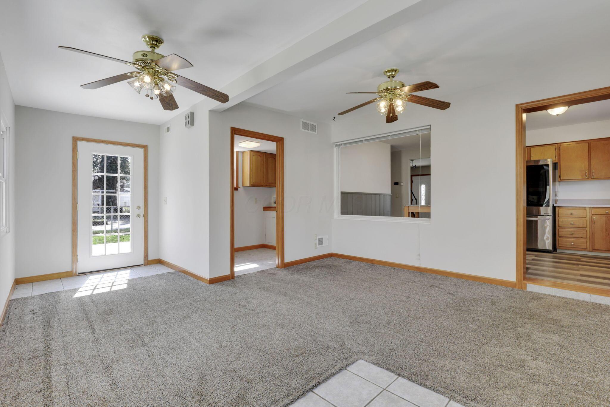 410 Sturbridge Road Columbus, OH 43228 - Photo 12 of 32 Four Season Room2