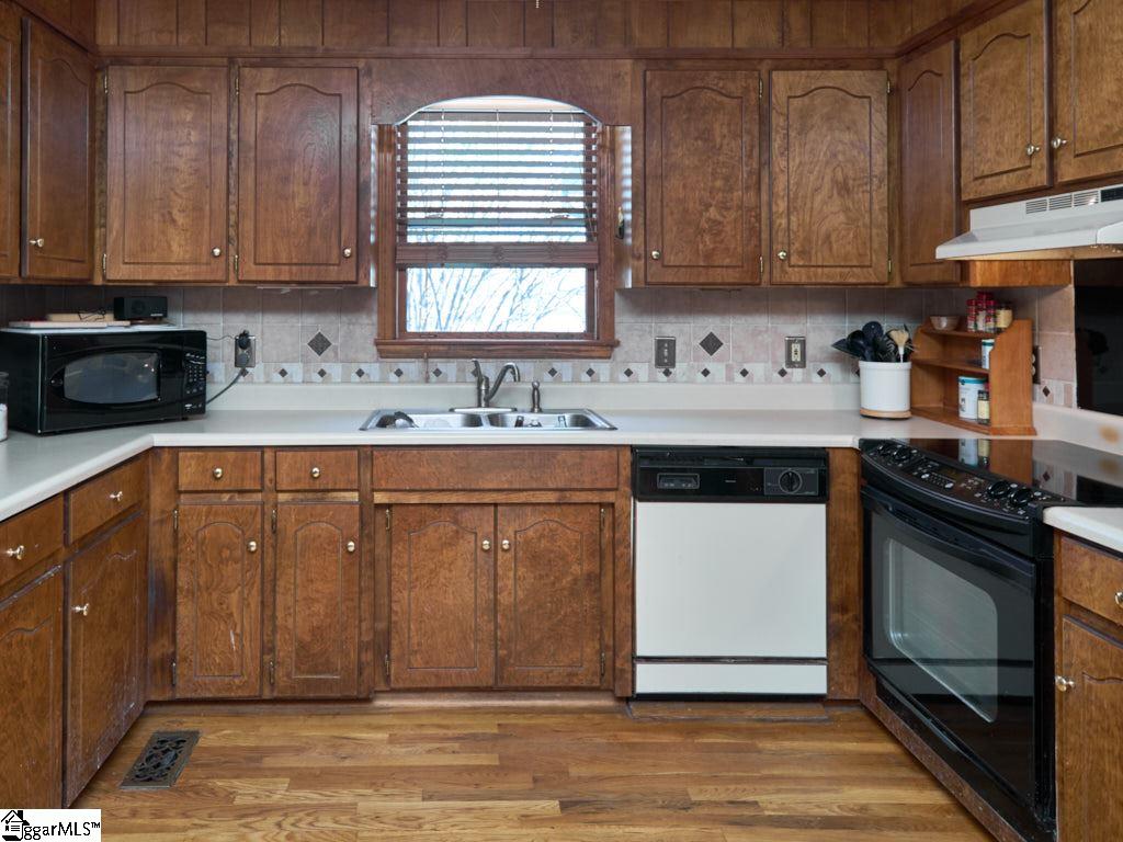469 Lyman Lake Road Lyman, SC 29365 - Photo 19 of 36