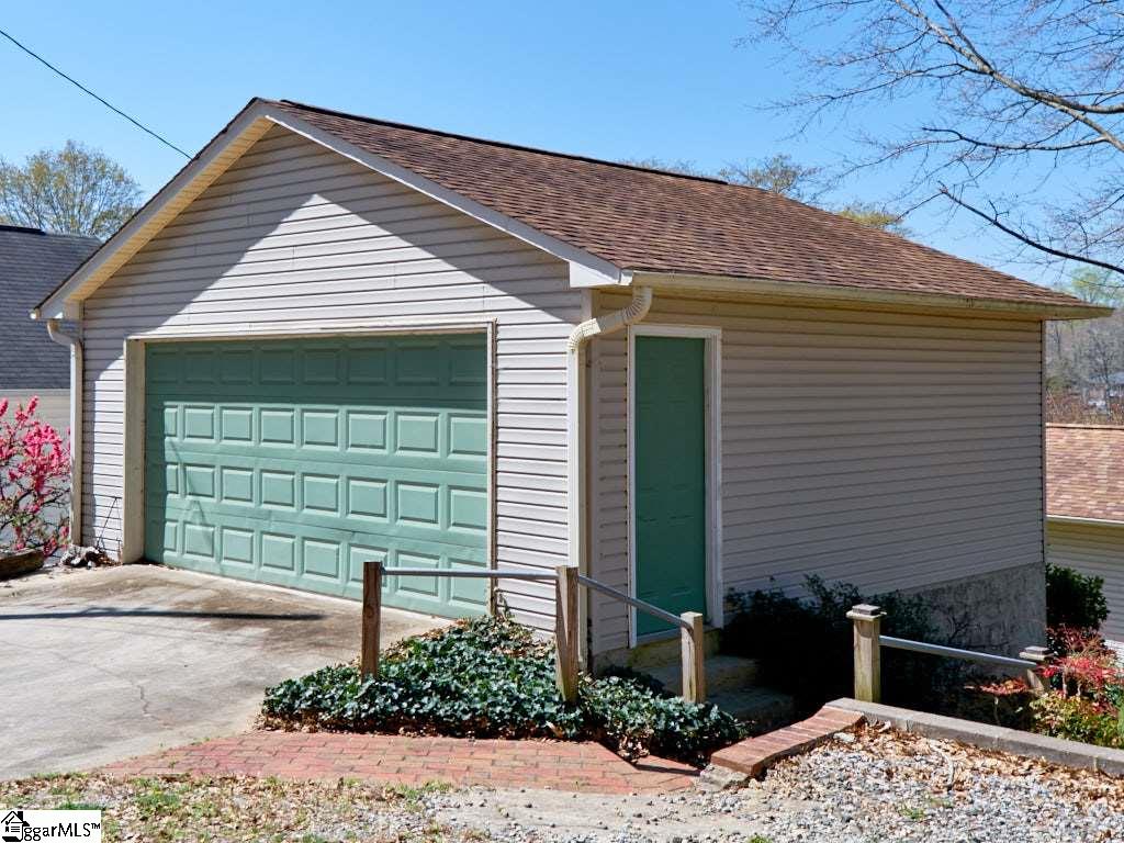 469 Lyman Lake Road Lyman, SC 29365 - Photo 4 of 36