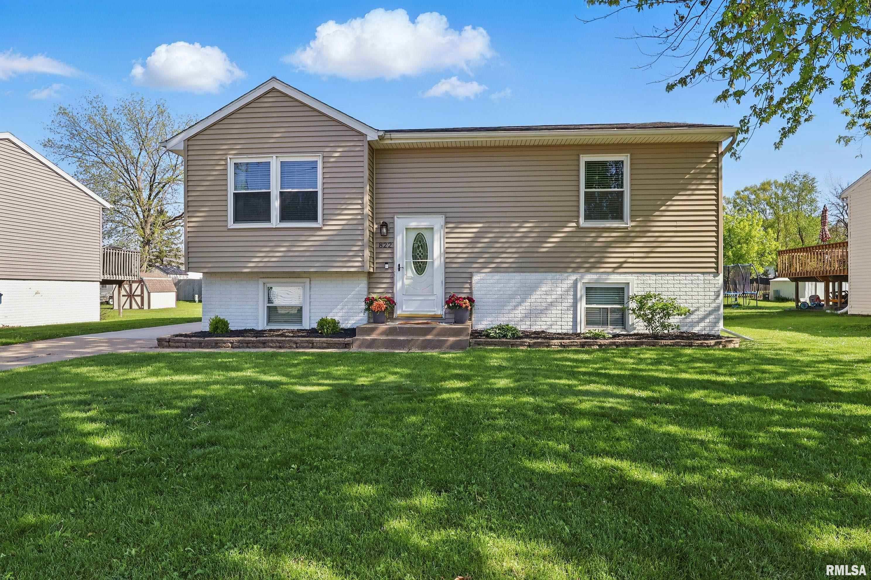 822 Donahue Eldridge, IA 52748 - Photo 1 of 35