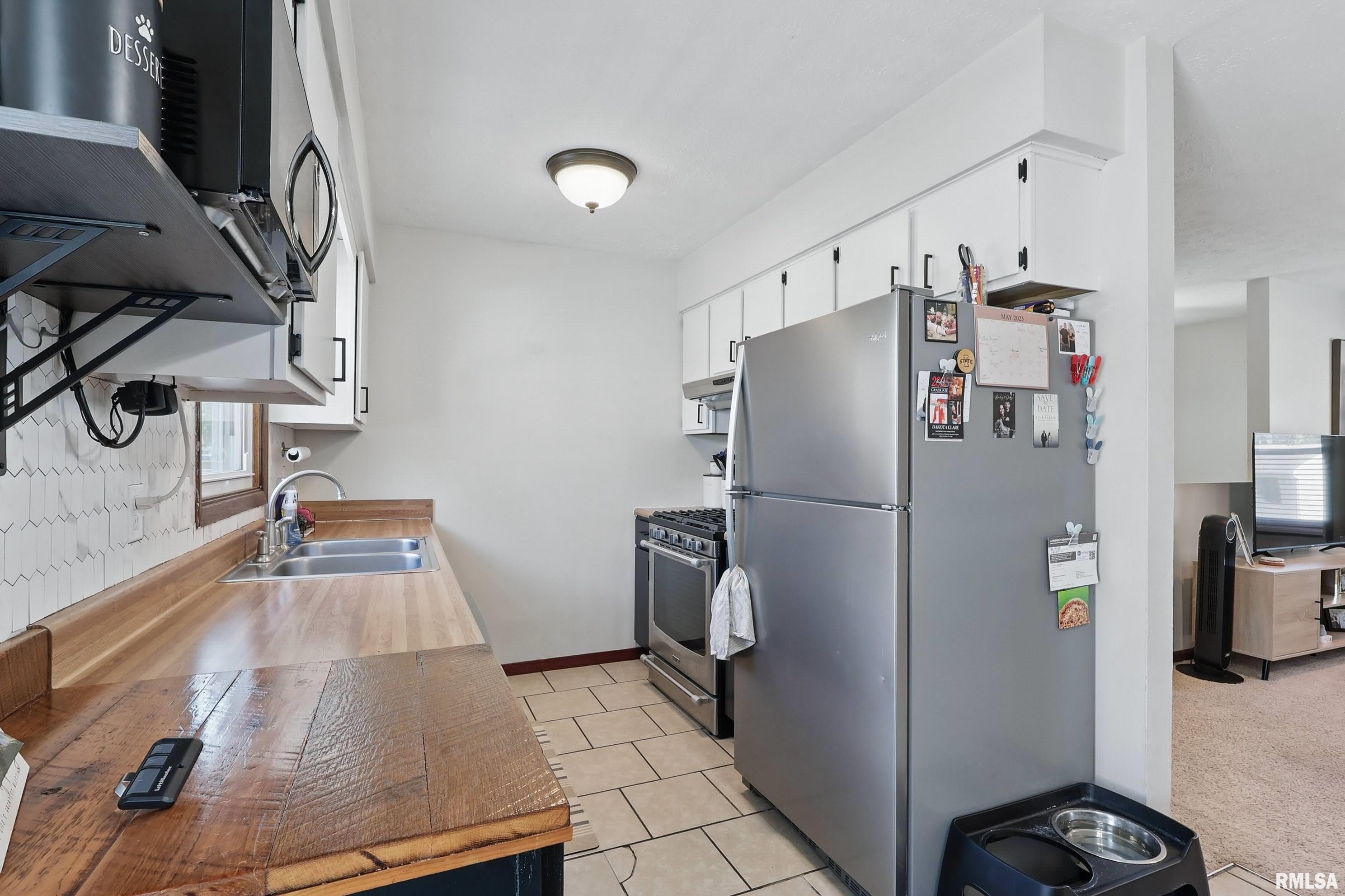 822 Donahue Eldridge, IA 52748 - Photo 12 of 35