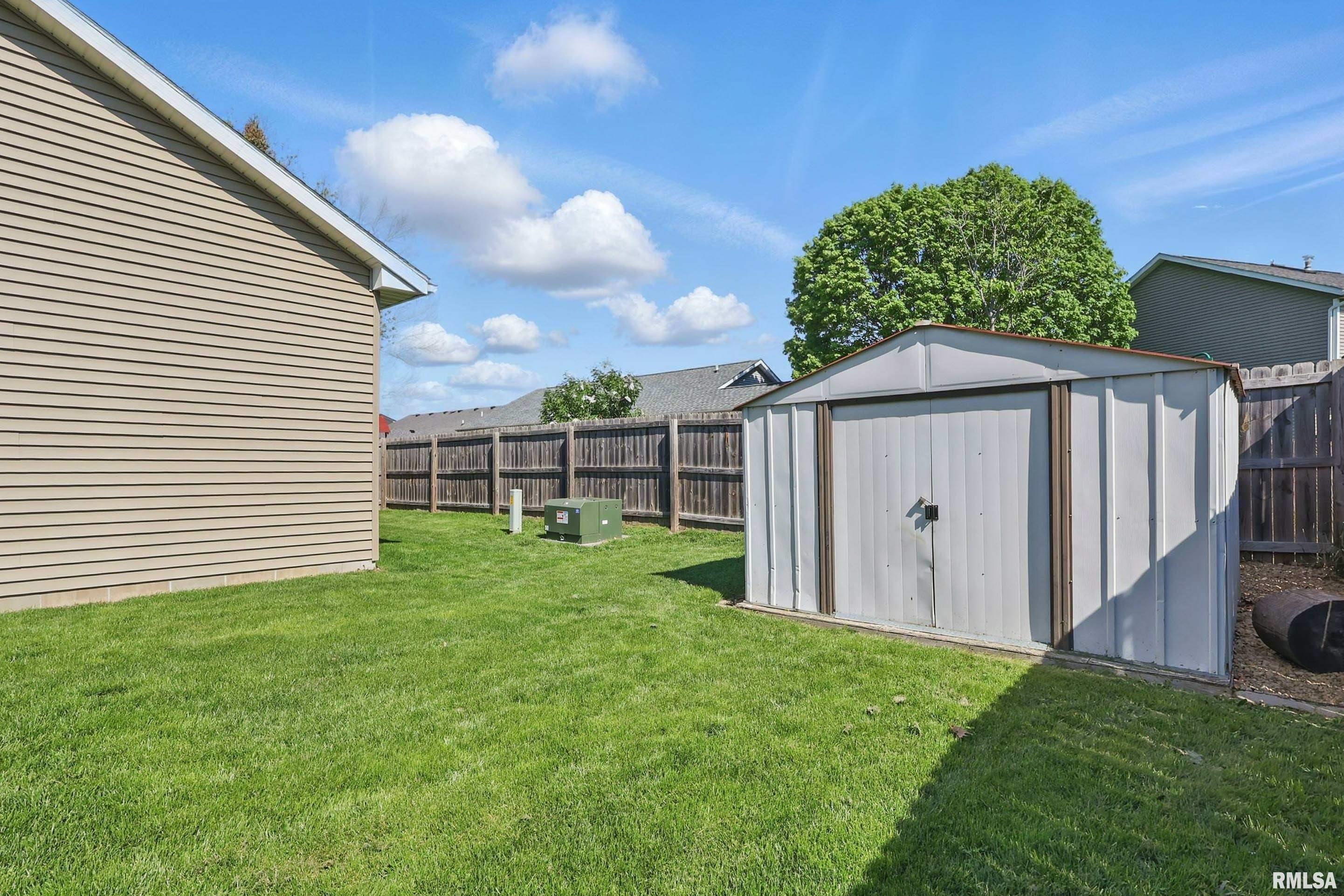 822 Donahue Eldridge, IA 52748 - Photo 34 of 35