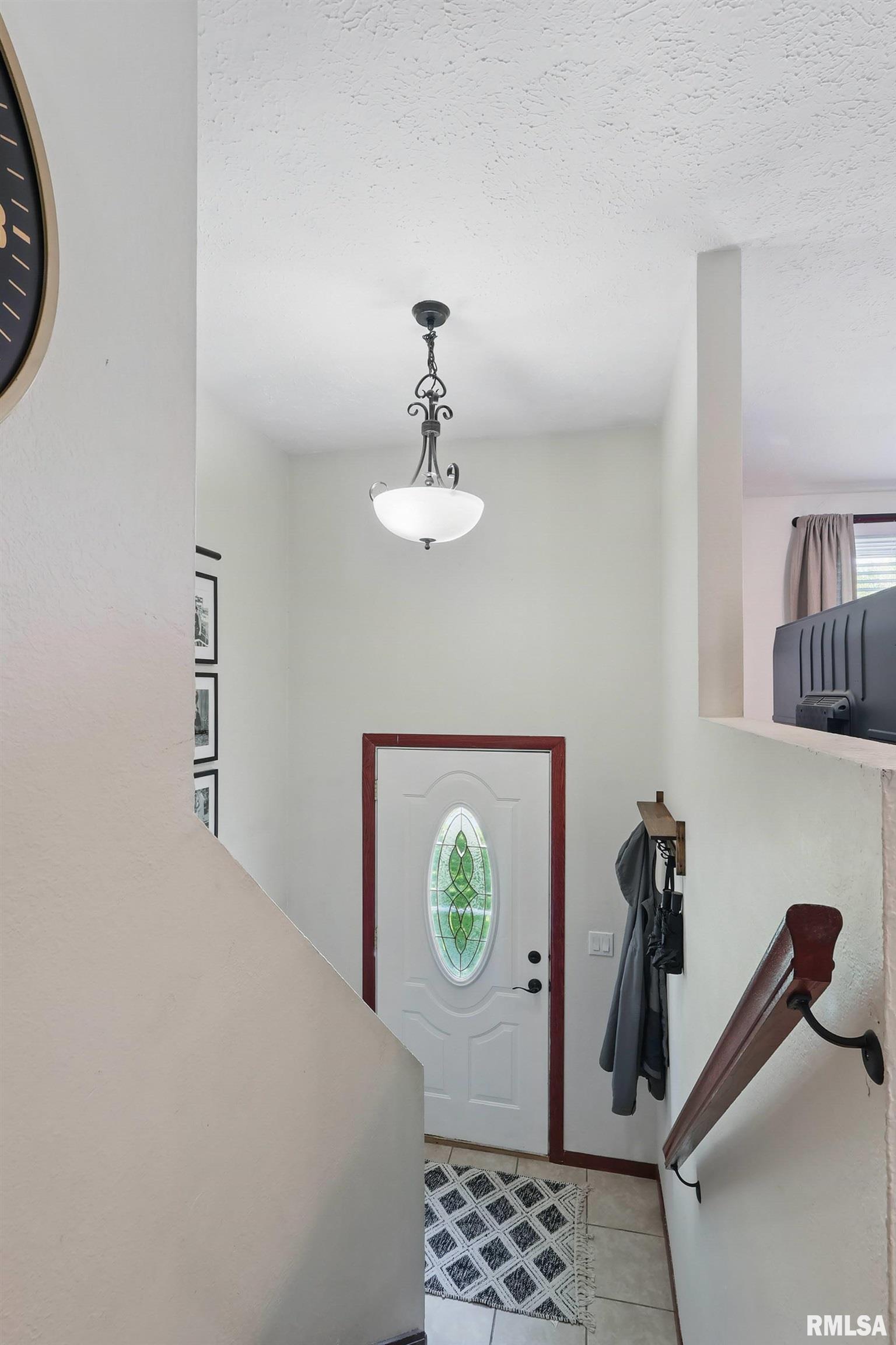 822 Donahue Eldridge, IA 52748 - Photo 7 of 35