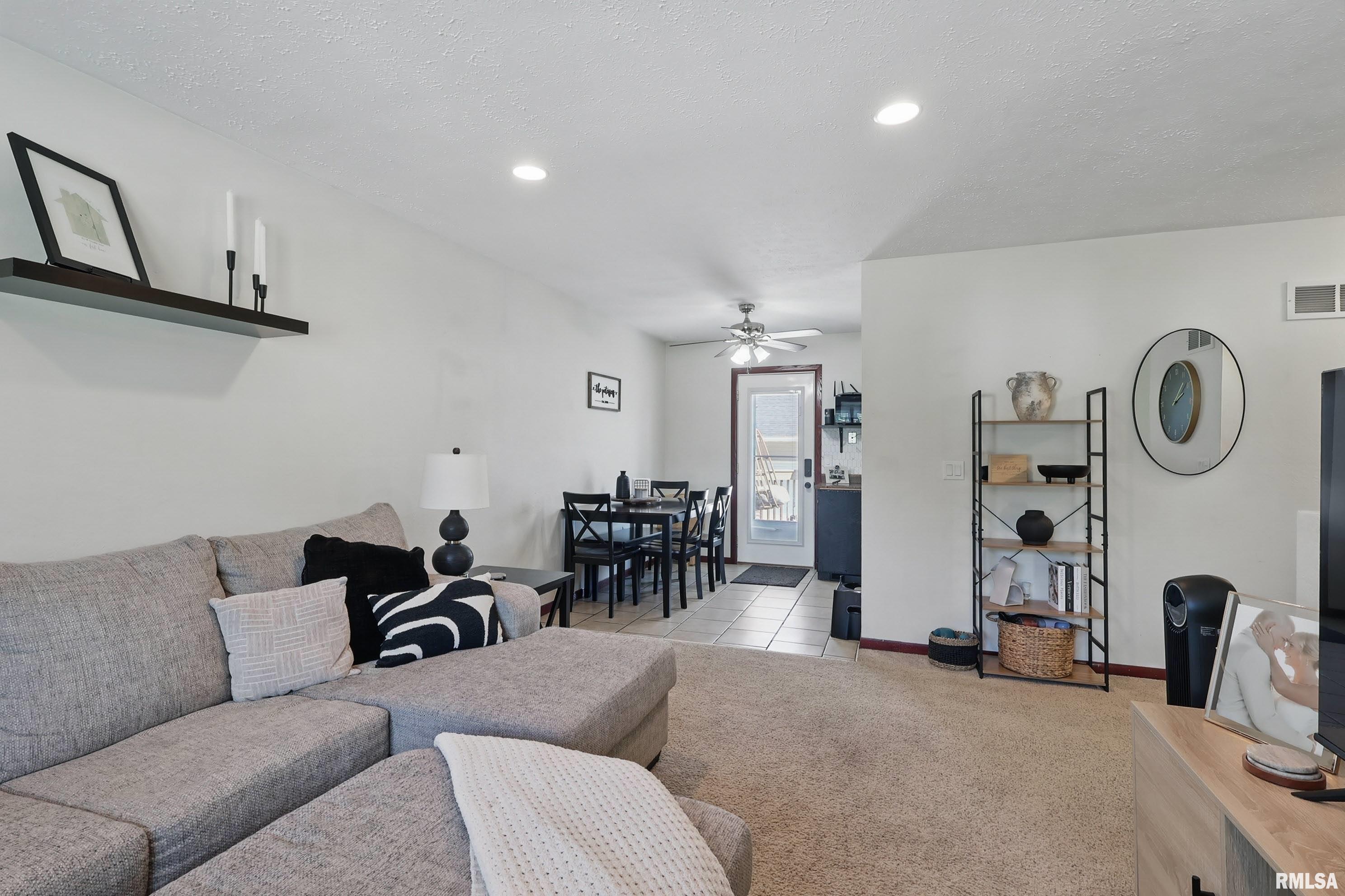 822 Donahue Eldridge, IA 52748 - Photo 9 of 35