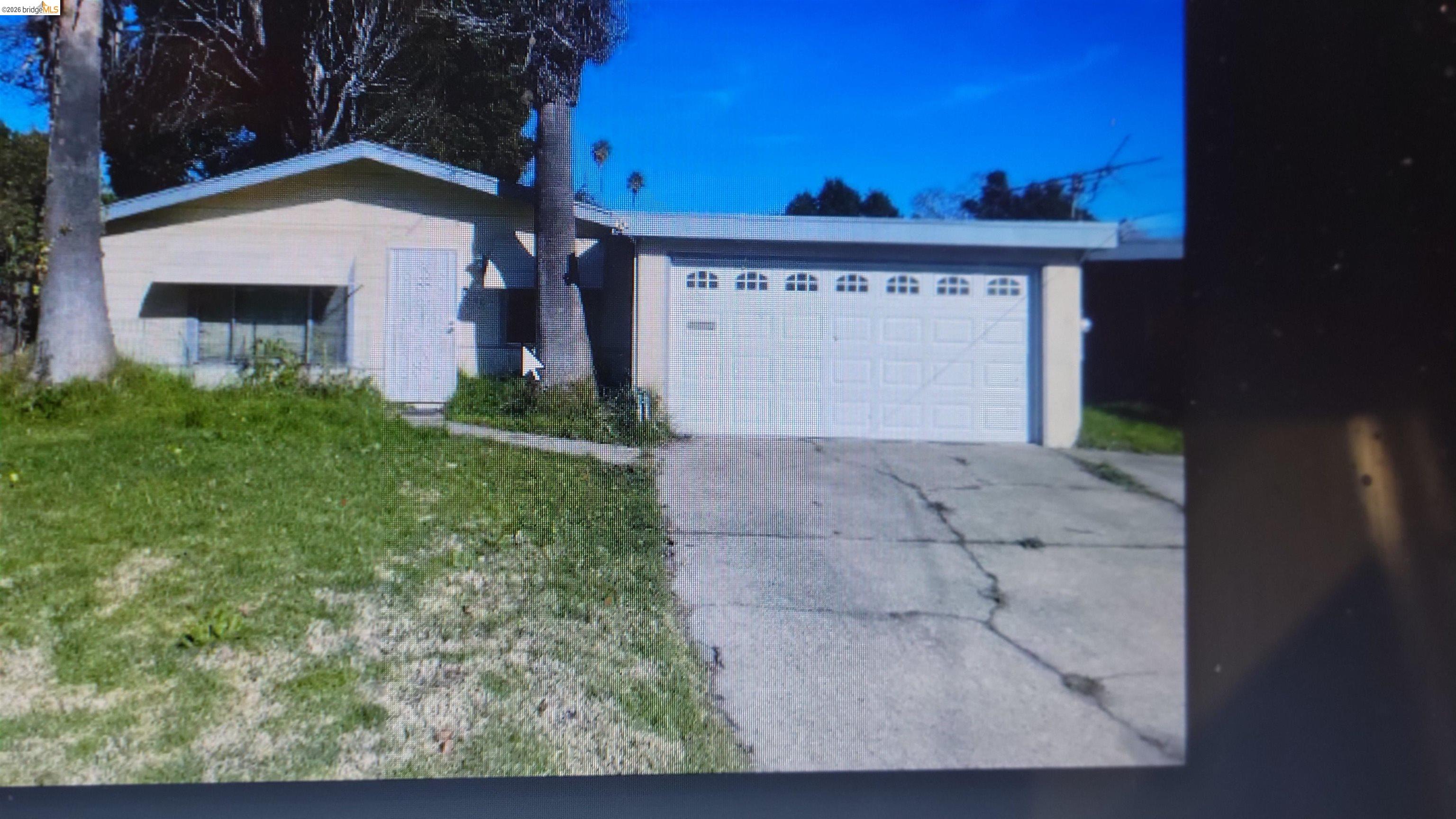2190 Giant Road San Pablo, CA 94806 - Photo 1 of 14