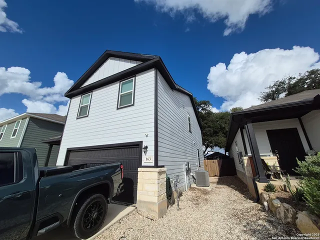 a view of a livingroom with furniture