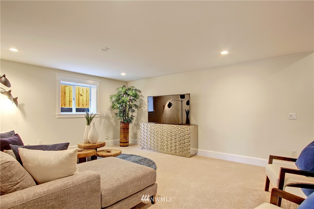 1606 4th Avenue North Seattle, WA 98109 - Photo 21 of 38