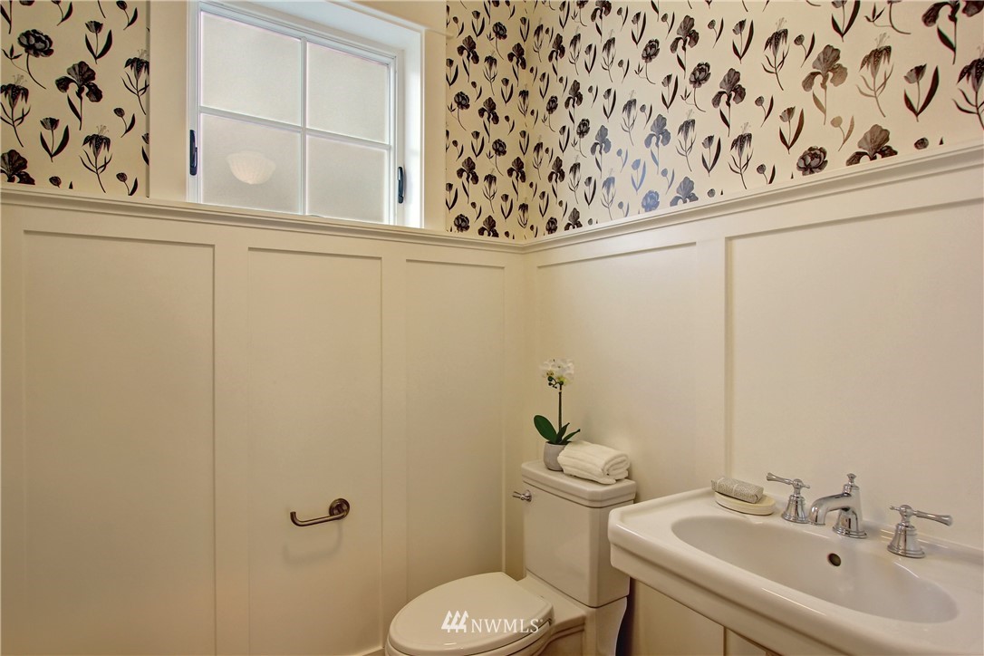 1606 4th Avenue North Seattle, WA 98109 - Photo 24 of 38