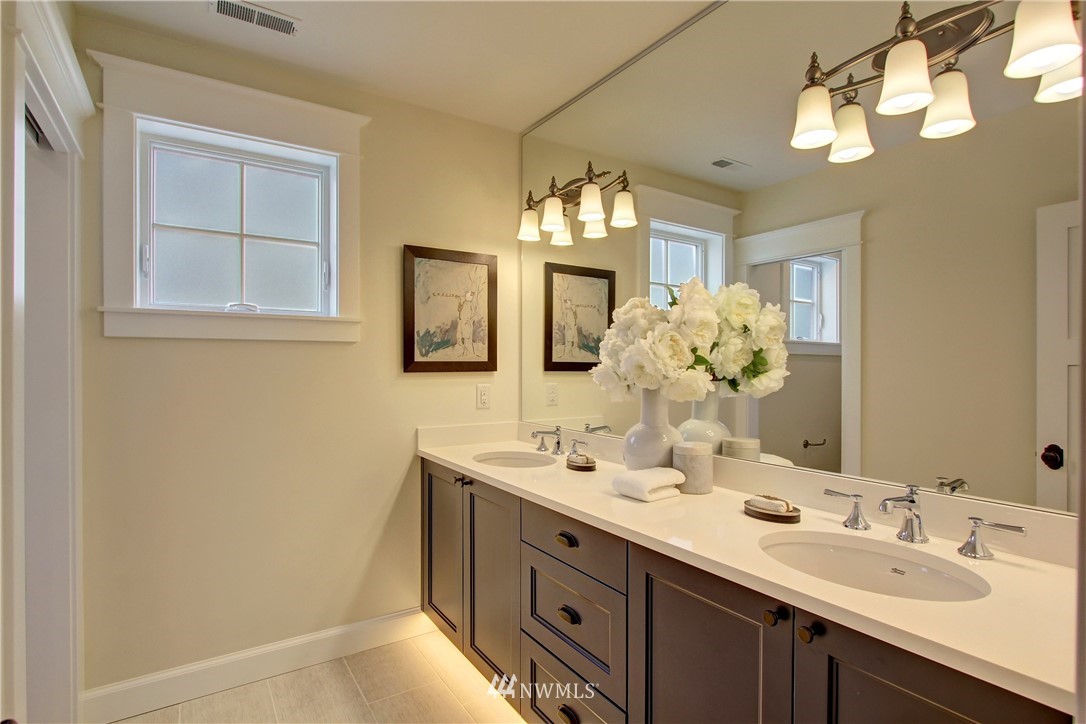 1606 4th Avenue North Seattle, WA 98109 - Photo 34 of 38